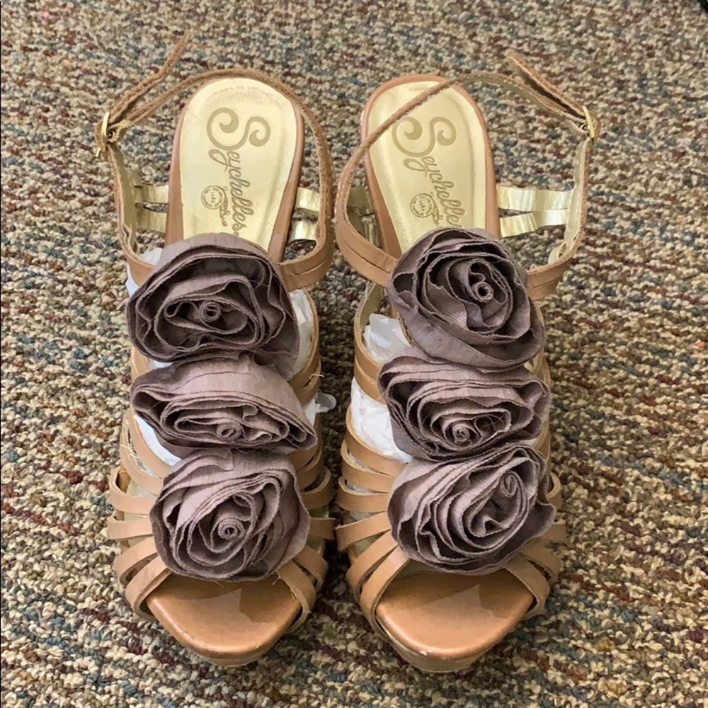 Seychelles “matter of fact” tan wedges